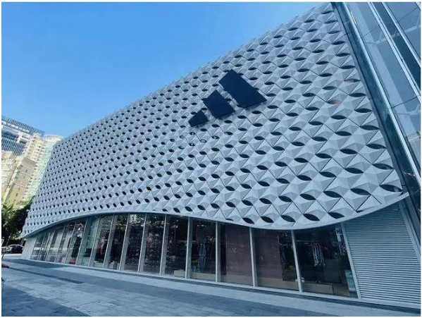 運（yùn）動鞋巨頭耗資半個億開店不到兩年關店，究（jiū）竟是何原因？
